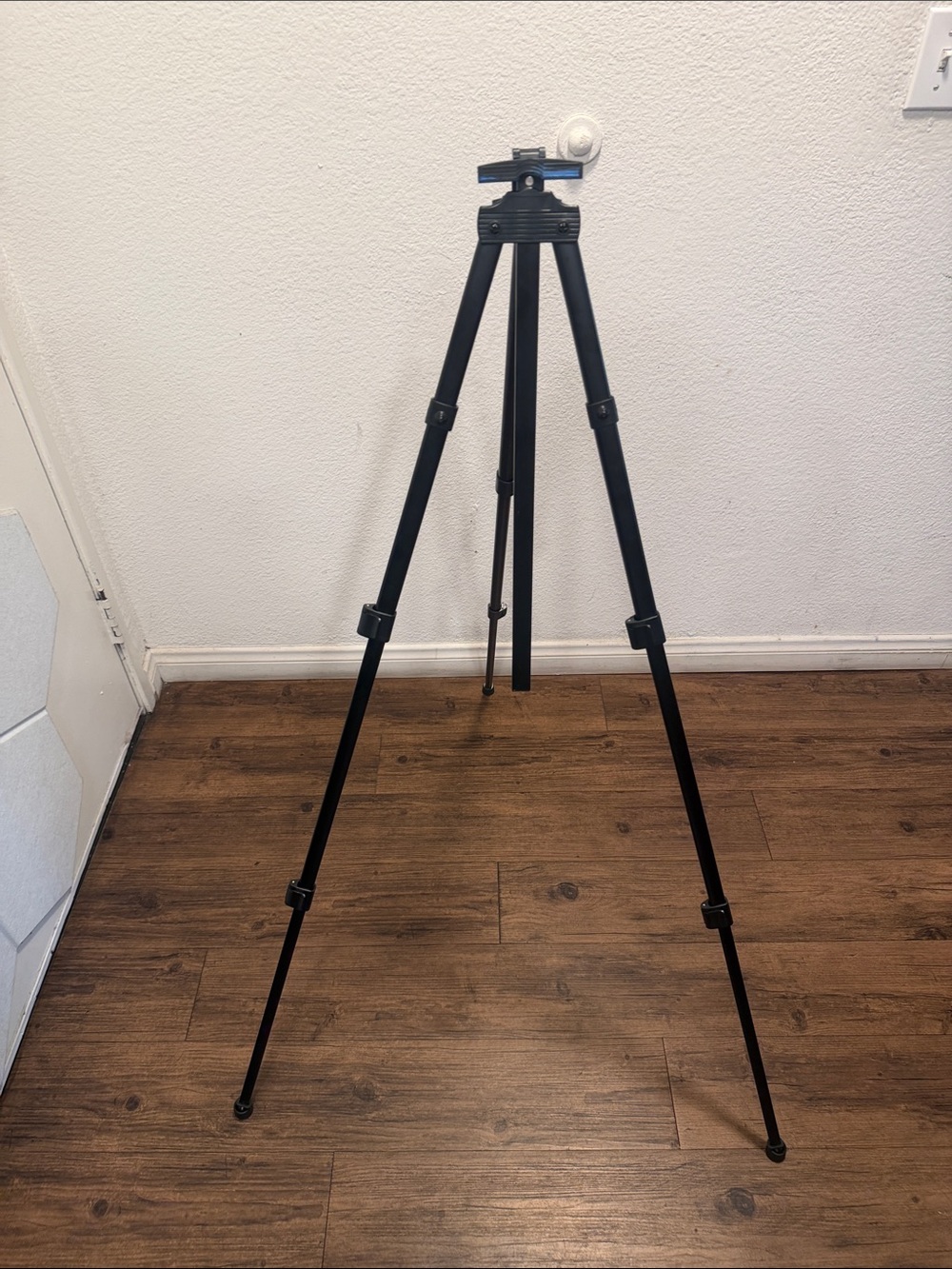 Lightweight Black Art Tripod